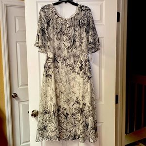 Maison Tara white dress with black flower pattern size 12 never worn